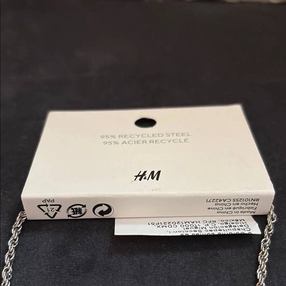 H&M Silver Chain Necklace - Picture 2 of 3